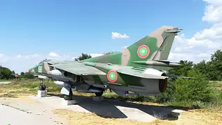 Самолет-паметник МиГ-23БН — Чешнегирово