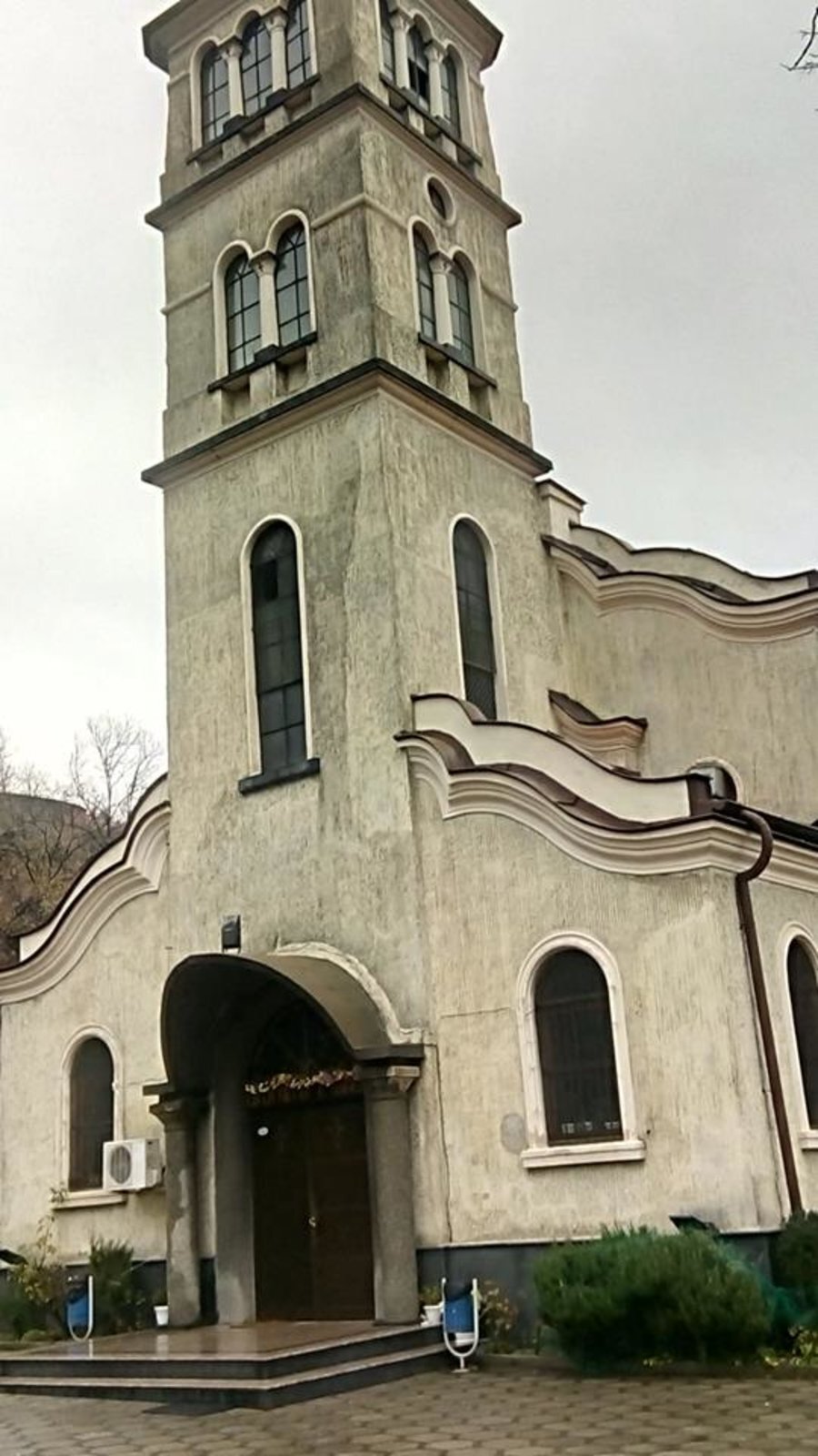 Храм "Св. Св. апли Петър и Павел”