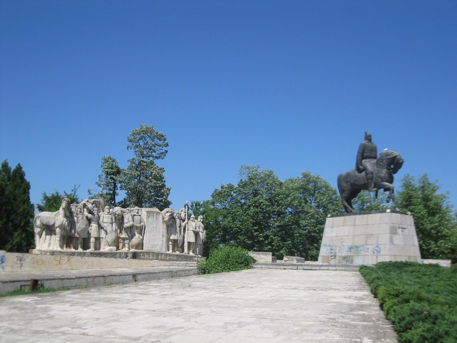 Паметник на Хан Аспарух - Исперих