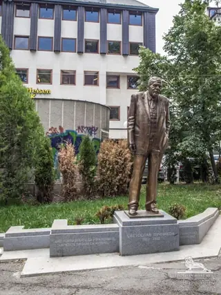 Паметник на Светослав Лучников - София — София