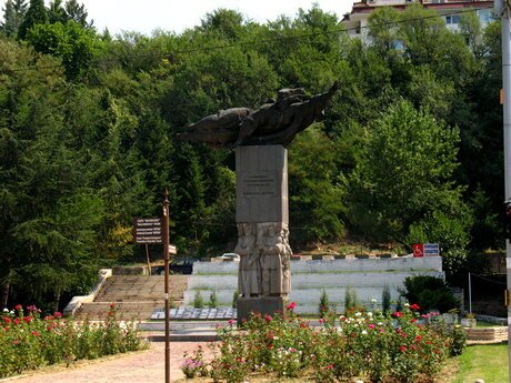 Паметникът на Македоно-одринското опълчение - Благоевград