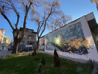 Графит с жълтите рози /ул. Преслав/ - Пловдив — Пловдив