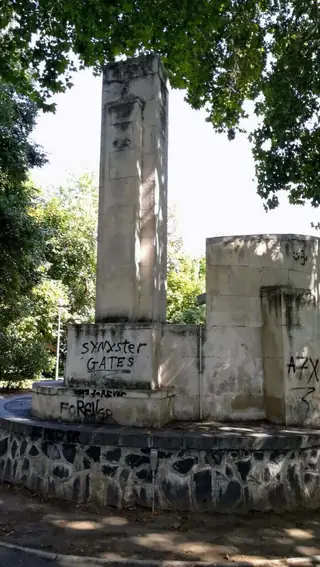 Паметник на Алеко Константинов - Пазарджик — Пазарджик