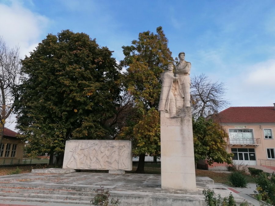 Антифашистки паметник - Партизанин