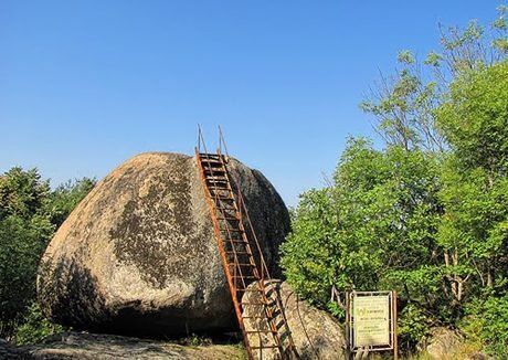 Тракийско светилище Големия Камък - Долно Ябълково