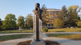 Паметник на Марин Дринов - София — София