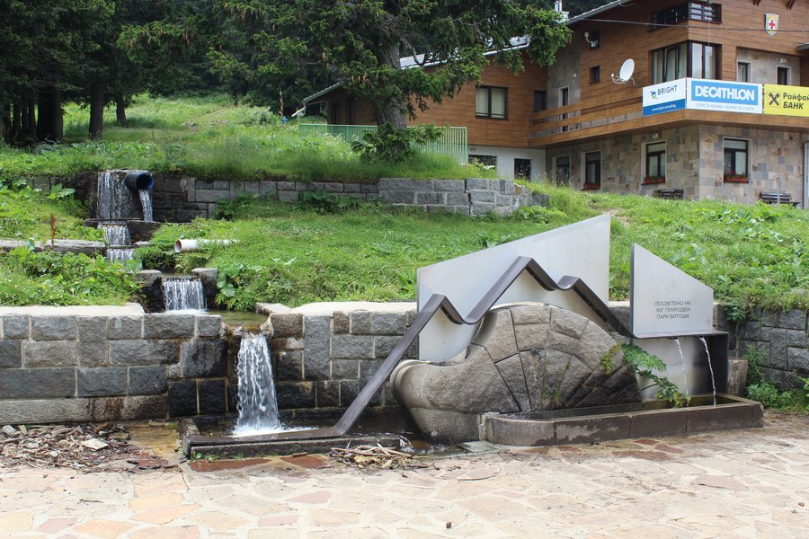 Старата чешма до хижа "Алеко"- Витоша