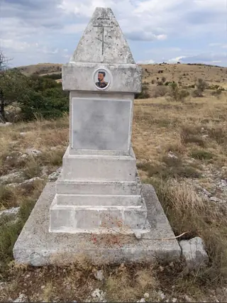 Паметник на капитан Марин Маринов — Големо Малово