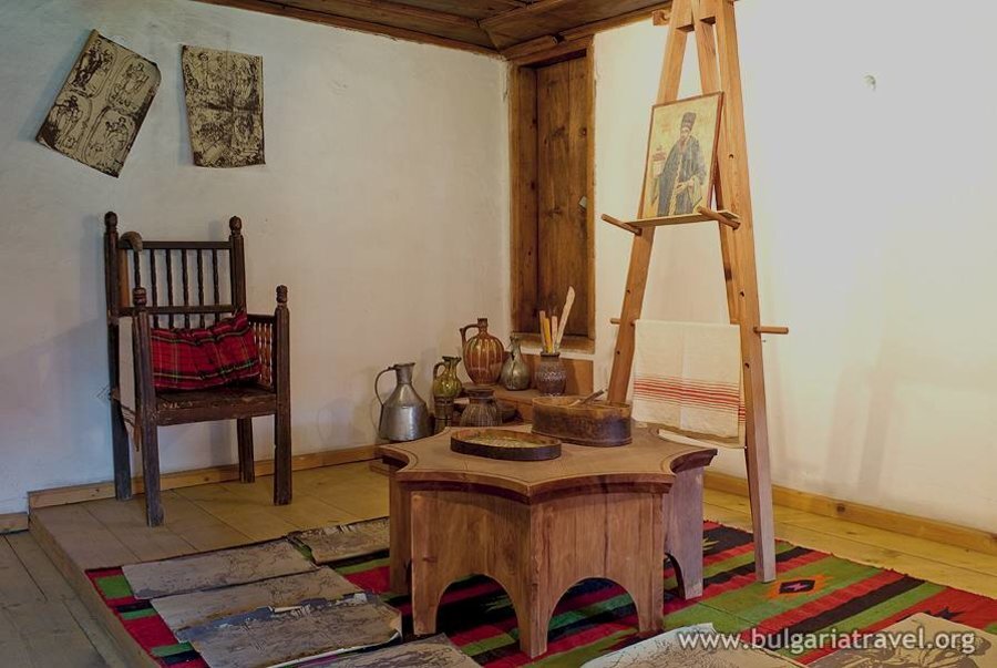 Постоянна иконна изложба "Банска художествена школа" - Банско — снимка