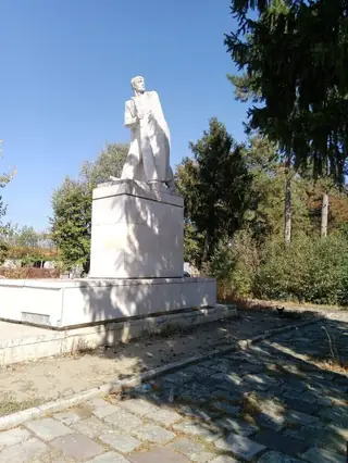 Мемориален кът в памет на загиналите - с. Асеновци — Асеновци