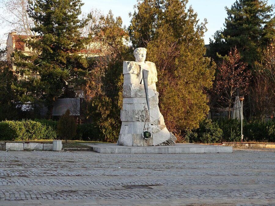 Паметник на Васил Левски - гр. Кърджали