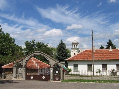 Раковишки манастир "Св. Троица" - Раковица
