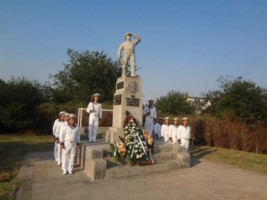 Паметник на Моряка - Русе