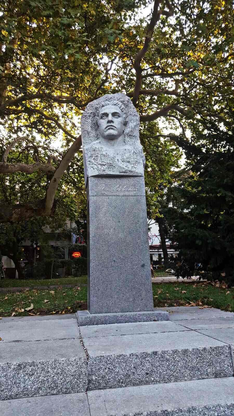 Паметник на Васил Левски - Сандански