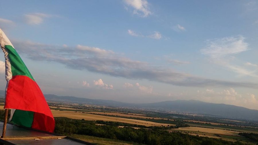 Кръста над с. Войнеговци