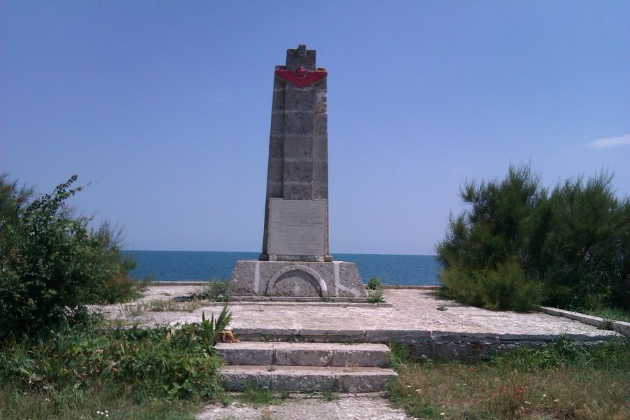 Паметник на загинали съветски авиатори