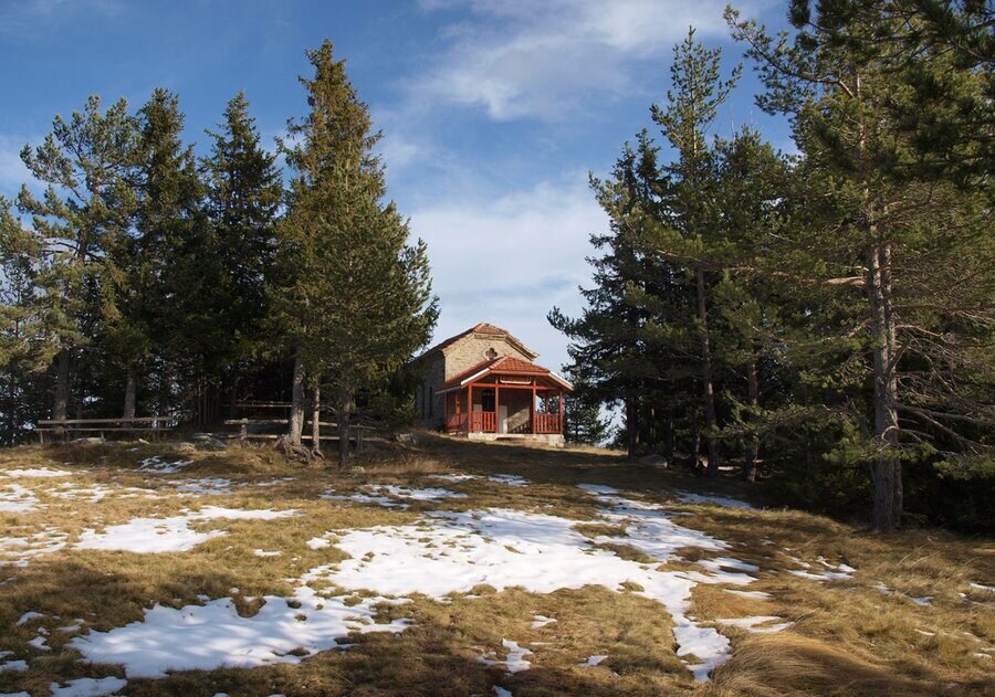 Параклис "Св. Неделя" - Момчиловци