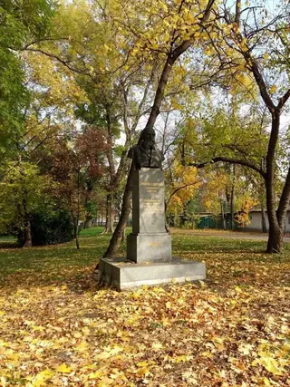 Бюст-паметник на Марин Дринов - София — София