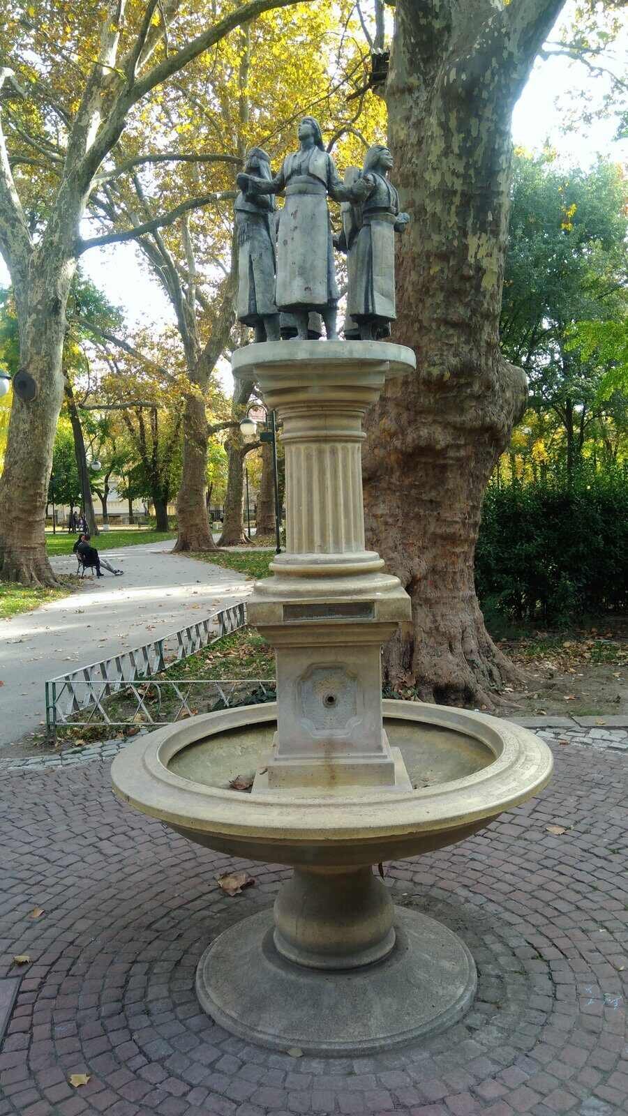 Чешма "Пловдивско хоро" - Пловдив