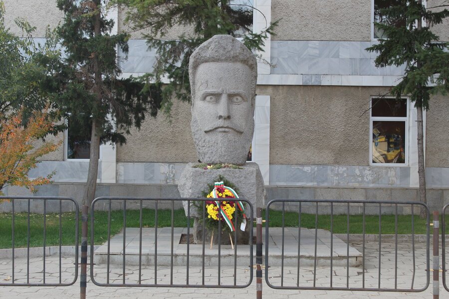 Паметник на Христо Ботев - Сандански