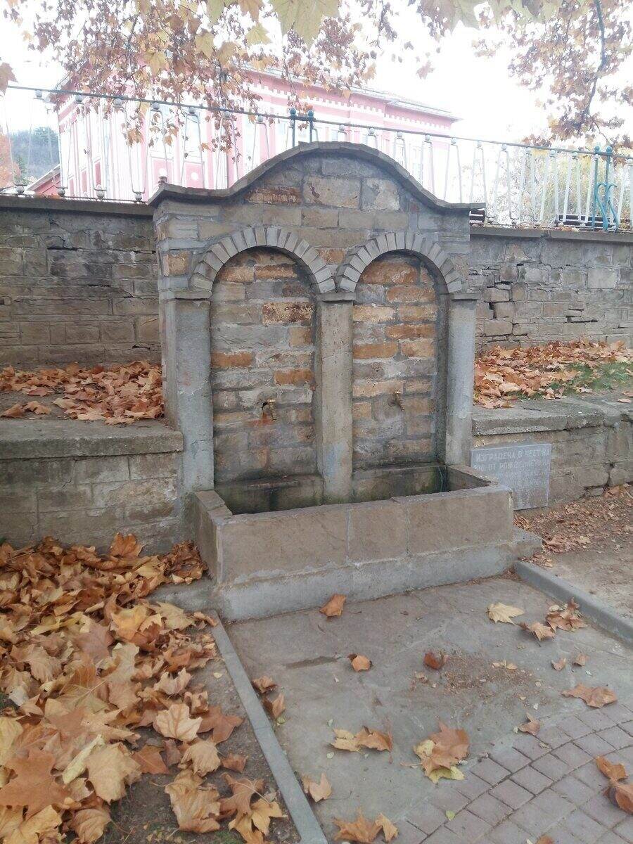 Чешма построена в памет на Кольо Фичето - Дряново