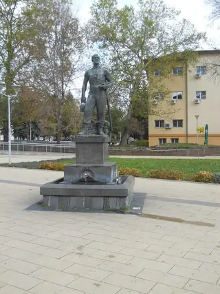 Паметникът-чешма на миньора - Перник — Перник
