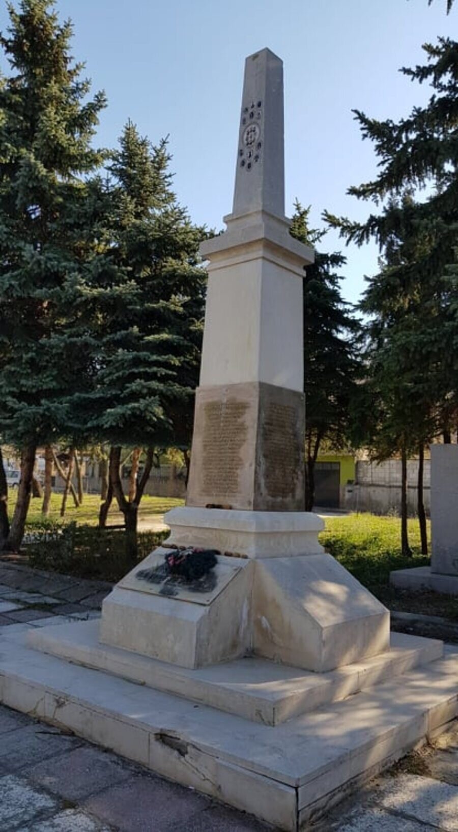 Паметник на загиналите във войните - Девня