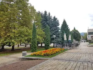 Площад "Възраждане" - Троян — Троян