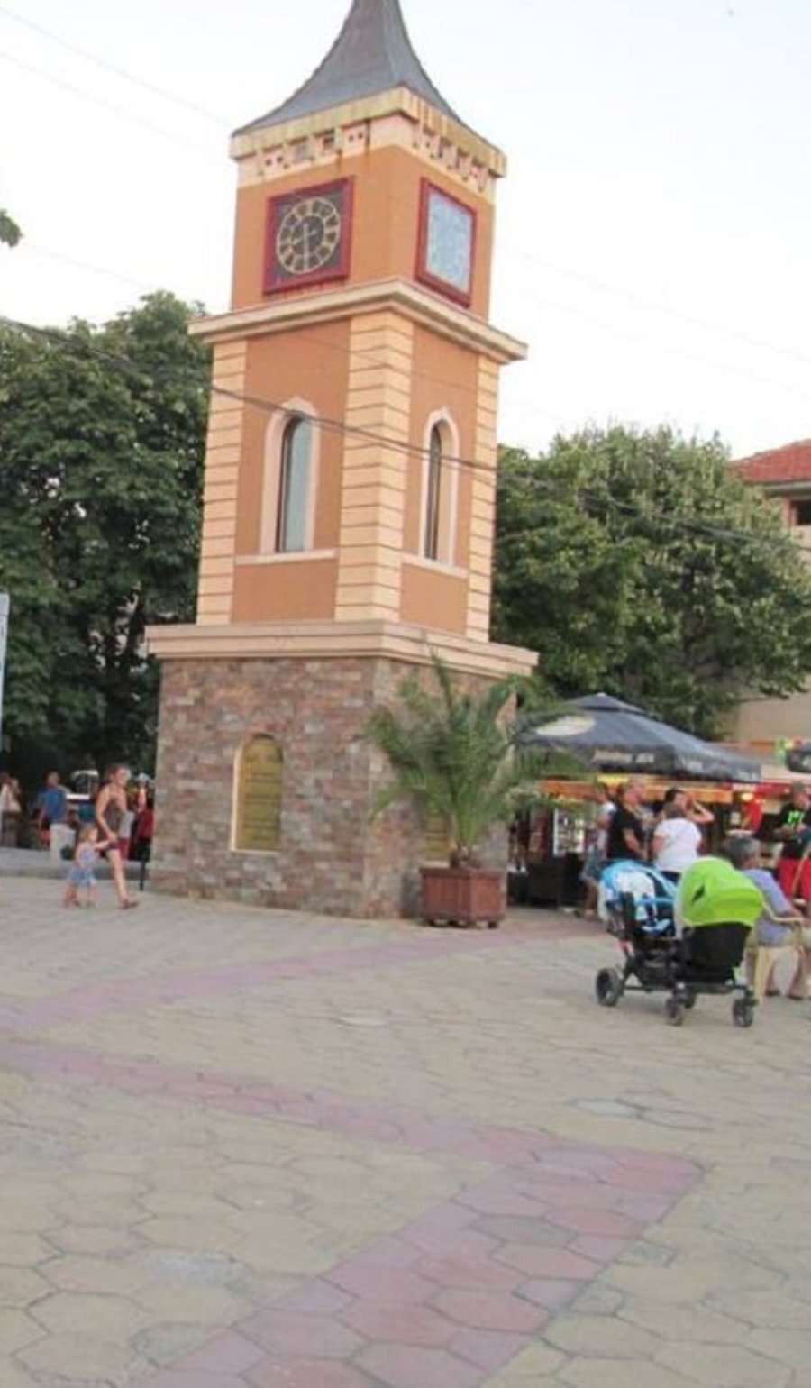 Часовникова кула - Обзор