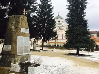 Паметник на загиналите във войните батачани - Батак — Батак