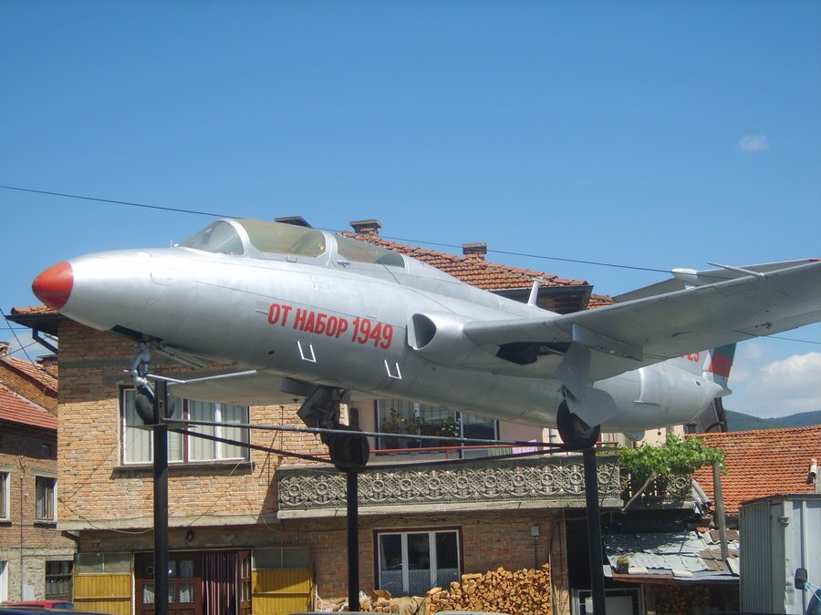 Чешки военен самолет L-29 - Батак