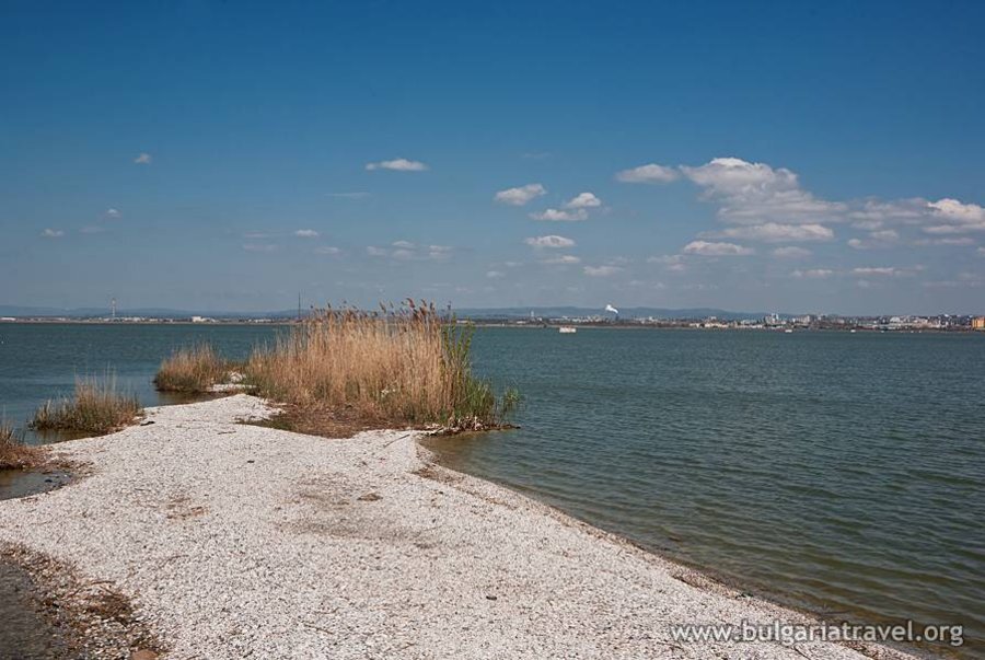 Бургаското езеро (Вая)