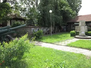 Паметник на загиналите златичани в Отечествената война — Златица