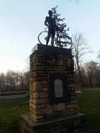Паметник на колоездача - Ямбол — Ямбол