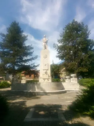 Войнишки паметник - с. Царевец — Царевец