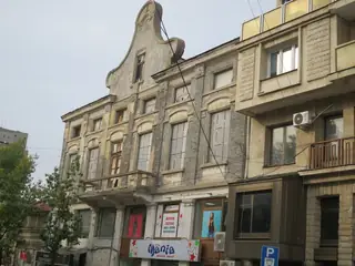 Сградата на бившата закусвалня Родопи - Русе — Русе