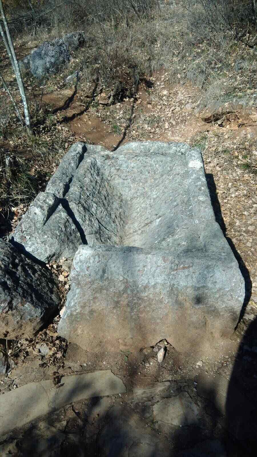 Каменен саркофаг - Старозагорски минерални бани