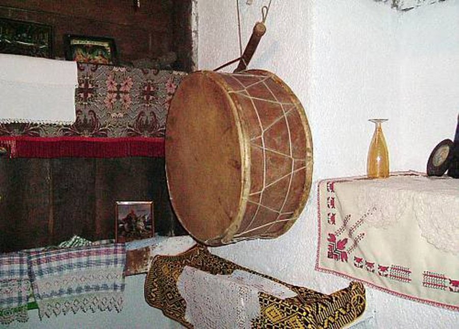 Храм на нестинарите - Българи