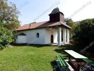 Храм "Света Петка" - Бърложница — Бърложница