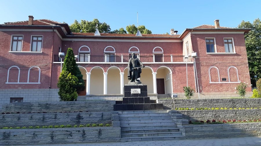 Партизански паметник - Килифарево