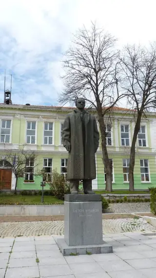 Паметник на Антон Иванов - Копривщица — Копривщица