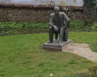 Паметник на Йордан Йовков - с. Жеравна — Жеравна