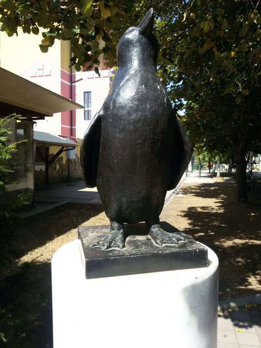 Чешмата с пингвина - гр. Поморие