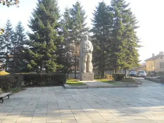 Паметник на Ильо войвода - Кюстендил — Кюстендил