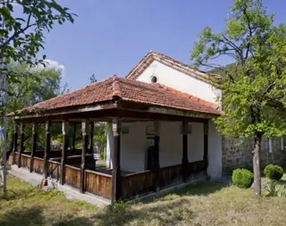 Храм "Св. Петър и Павел" - Лопян — Лопян