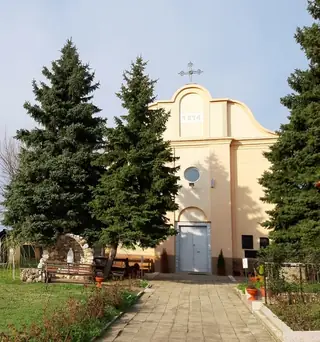 Църква "Свети Архангел Михаил" - с. Трънчовица — Трънчовица
