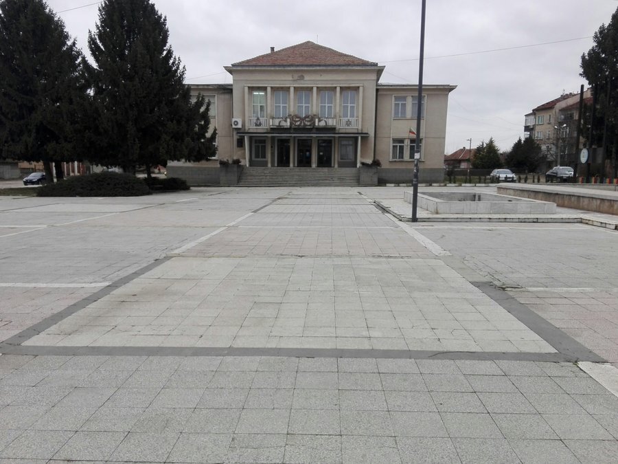 Площад "България" - Долна Оряховица