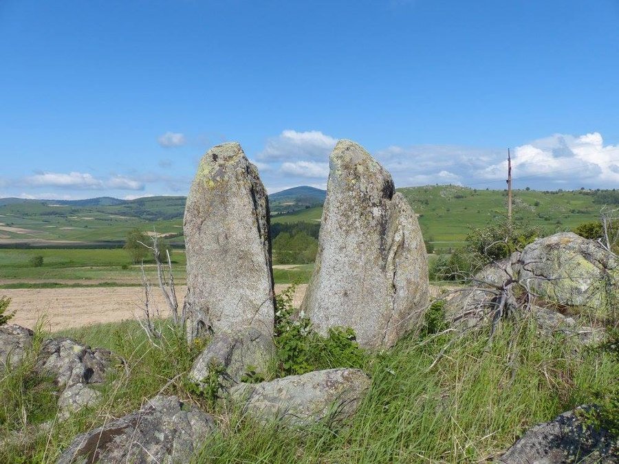 Mестност "Сополиви камъни"