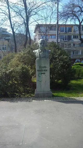 Паметник на Добри Чинтулов - Бургас — Бургас
