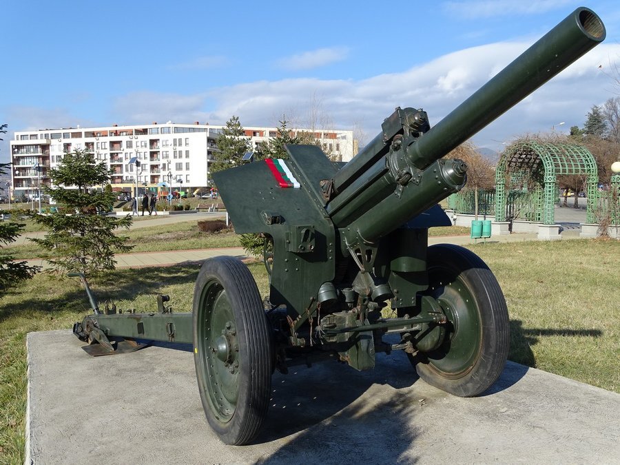 Противотанково оръдие М-30 - гр. Кърджали